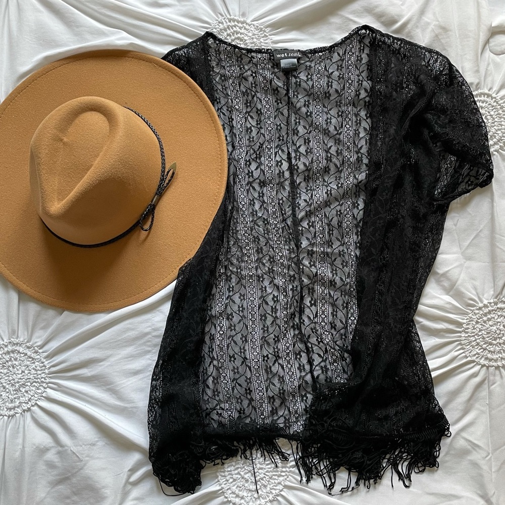 Black lace kimono (Size S)